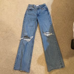Zara flared jeans, worn twice. Europe: 4. USA: 2. Mexico: 24